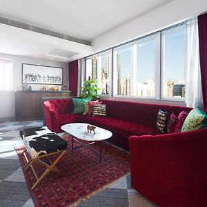 Suite executive